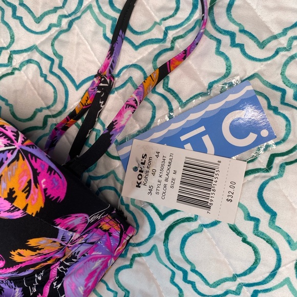 Adorable NWT bikini top size medium - Picture 4 of 7